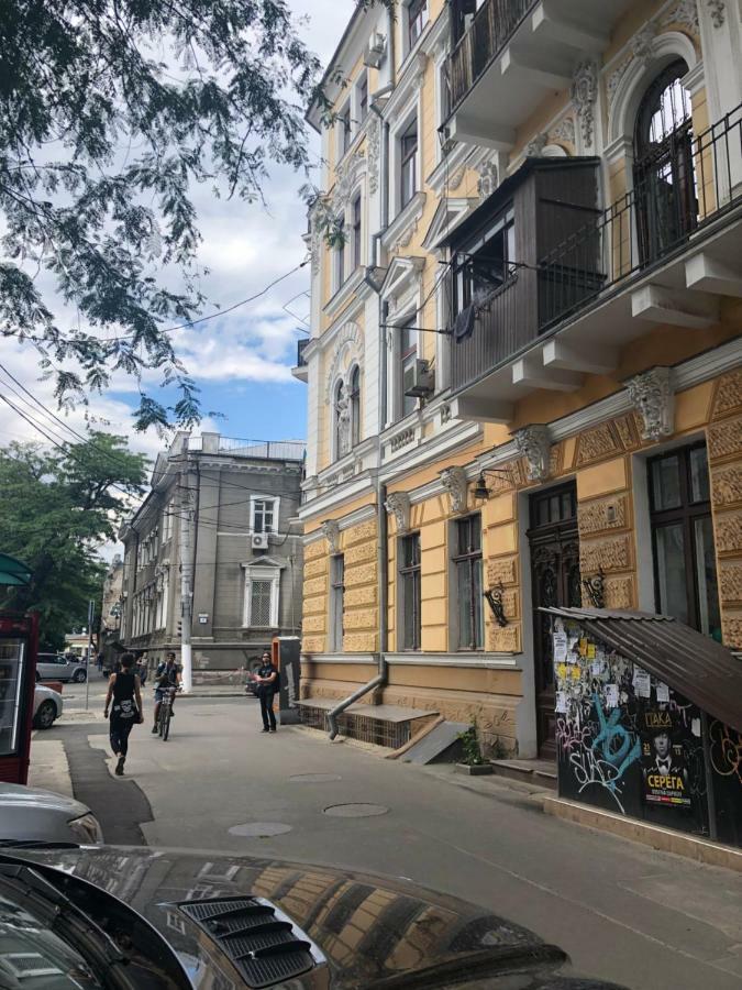 Tröhurovnevaya Quartira U Moria Odesa Exterior photo